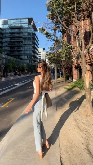 how did my phone do that! 🫨🤳🫶🏻 who loves this cute outfit? #