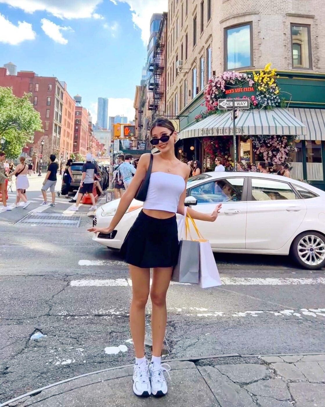 POV when u found a cute cafe around the corner 💐 sorry I didn’t know which to post 😂 #soho #ootd #styleinspo