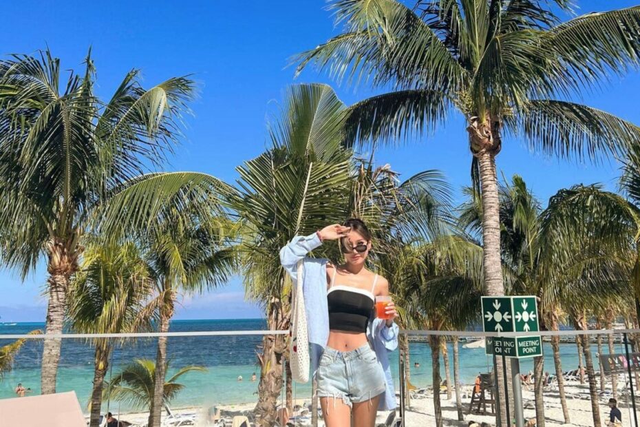 beach. Bar. Another bar. Back to the beach. Unedited shots🌴💫🫶🏻 #vacaymode #beachday