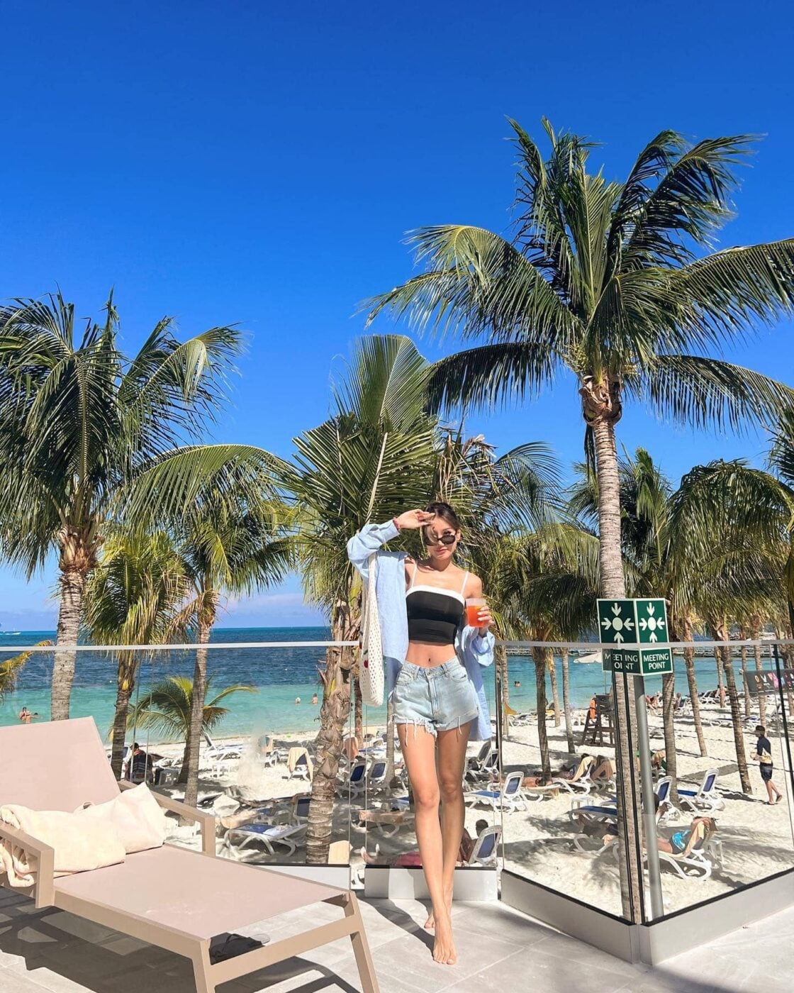 beach. Bar. Another bar. Back to the beach. Unedited shots🌴💫🫶🏻 #vacaymode #beachday