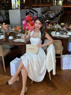 an honor to be a part of the @guerlain family 💛the brand’s commitment for the conservation of bees brings us beautiful flowers, fragrances, and world-renowned skincare. 🌸 It was truly eye opening to see the importance of our little pollinators hard at work in nature 🐝 thank u @guerlain for the unforgettable time, can’t wait to be back @fsmontreal @espacepourlavie @guerlainspamontreal