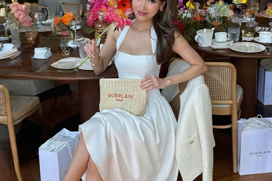 an honor to be a part of the @guerlain family 💛the brand’s commitment for the conservation of bees brings us beautiful flowers, fragrances, and world-renowned skincare. 🌸 It was truly eye opening to see the importance of our little pollinators hard at work in nature 🐝 thank u @guerlain for the unforgettable time, can’t wait to be back @fsmontreal @espacepourlavie @guerlainspamontreal