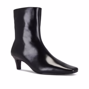 Kerina Wang - RAYE black boot