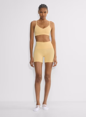 Kerina Wang - ARITZIA BUTTER Cheeky Hi-Rise 5" Short
