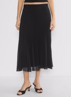 Kerina Wang - ARITZIA Twirl Pleated Skirt