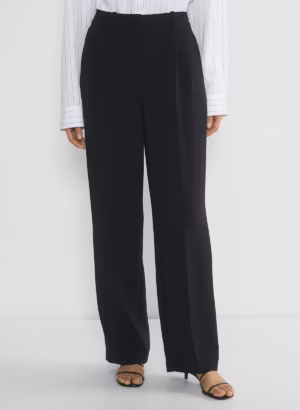 Kerina Wang - ARITZIA The Effortless Pant Crepette