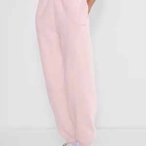 Kerina Wang - ARITZIA Cozy Sweatfleece Mega Jogger