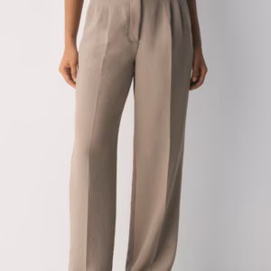 Kerina Wang - ARITZIA The Effortless Pant