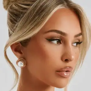 Kerina Wang - BABYBOO Davina Earrings