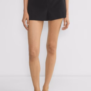 Kerina Wang - Babaton Agency Mini Short (Re)ssential - Aritzia