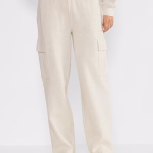 Kerina Wang - Cozy Sweatfleece Mega Cargo Sweatpant - Aritzia (Copy)