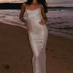 Kerina Wang - Jasmyn Dress - Meshki