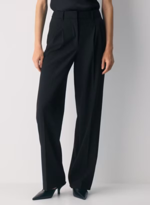 Kerina Wang - The Effortless Pant™ (Re)ssential Light - Aritzia
