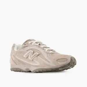 Kerina Wang - New Balance 204L in Mushroom - Browns